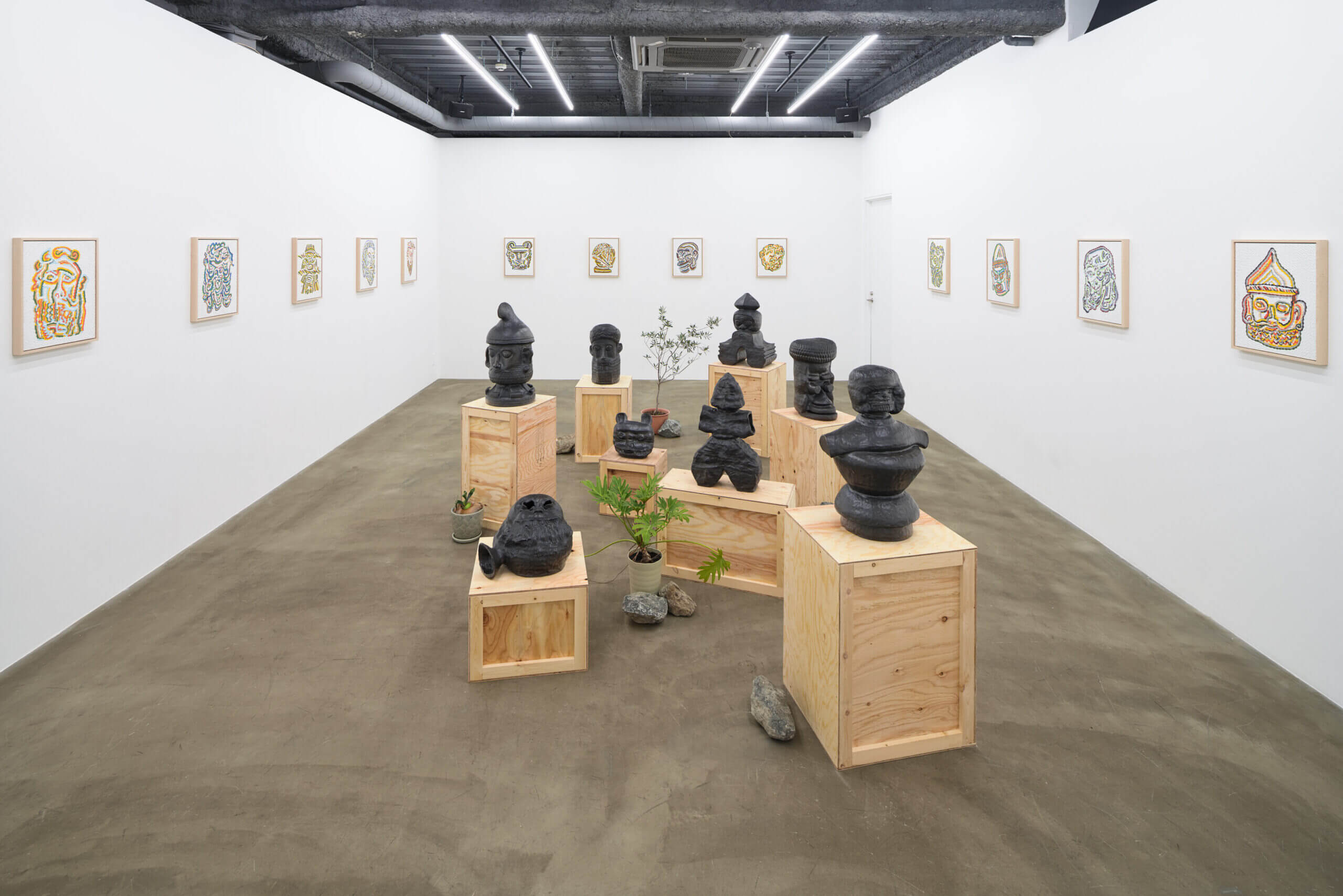 「架空の古代遺物」をテーマに制作する小池一馬の個展がTEZUKAYAMA GALLERYにて開催