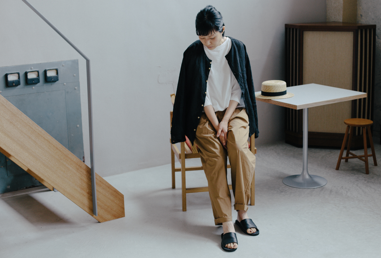 DENにて「MUYA × tomorka popup shop」開催。着る人・履く人に寄り添い、その人らしくあるための洋服づくりを営むMUYA、シューズブランドtomorkaが出店。