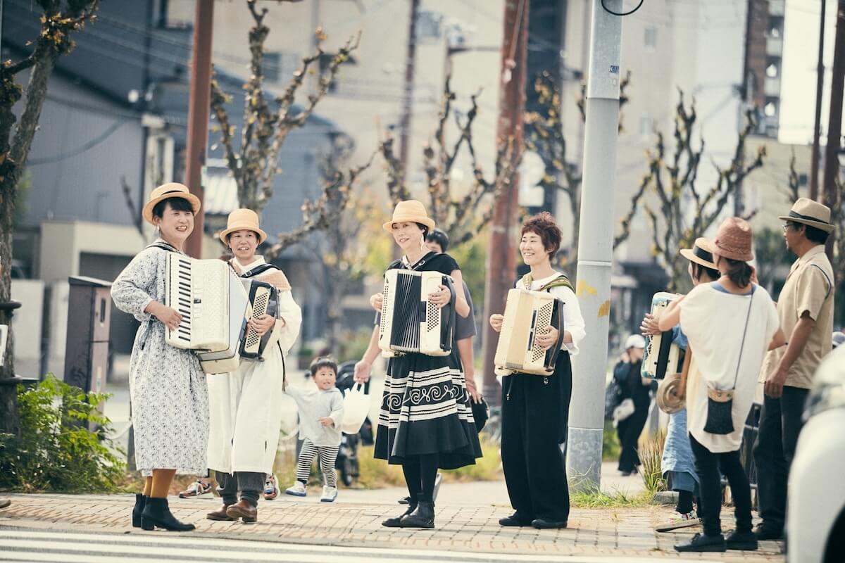 堺戎島DOCKで、11月24日（日）に 「エビスジマ　コテ　リビエール蚤の市」が開催。 “おいしい”と“楽しい”が川沿いに集まる。