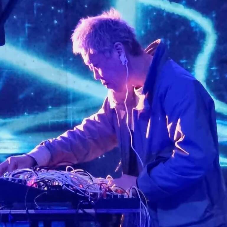 世界を魅了した日本のオルタナ×電子音楽のオリジネーターたちによる一夜限りのライブ。JIKAN<space>移転前最後のオーディオビジュアルイベント「E.T. vol.11」が5月25日に開催。