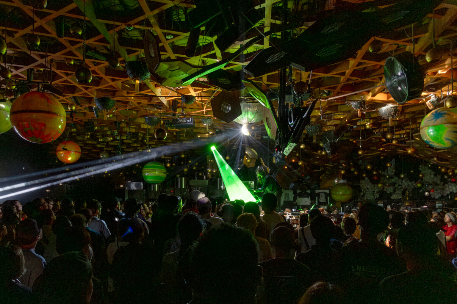 REPORT|COSMIC LAB presents FINALBY( ) LIVE at 味園ユニバース Final