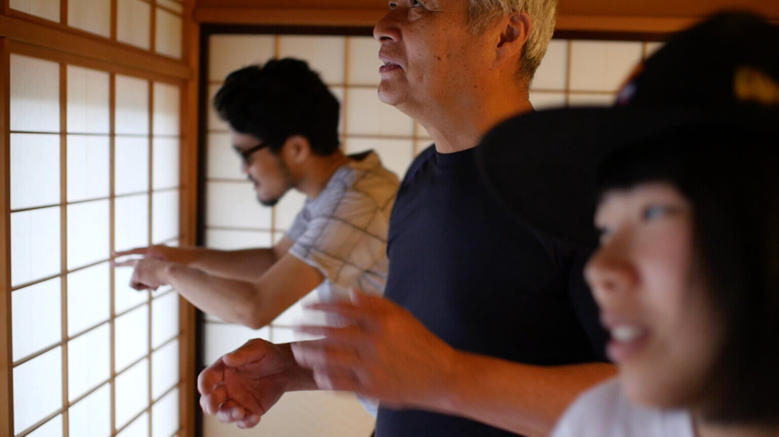 TRA-TRAVEL主催「となりのスクリーン〜 アートディレクターが選ぶ映像オムニバス〜」、シネ・ヌーヴォXにて3月21〜27日に開催。日本各地のアートディレクターが、地域の視点から推薦した5つの映像作品を上映。