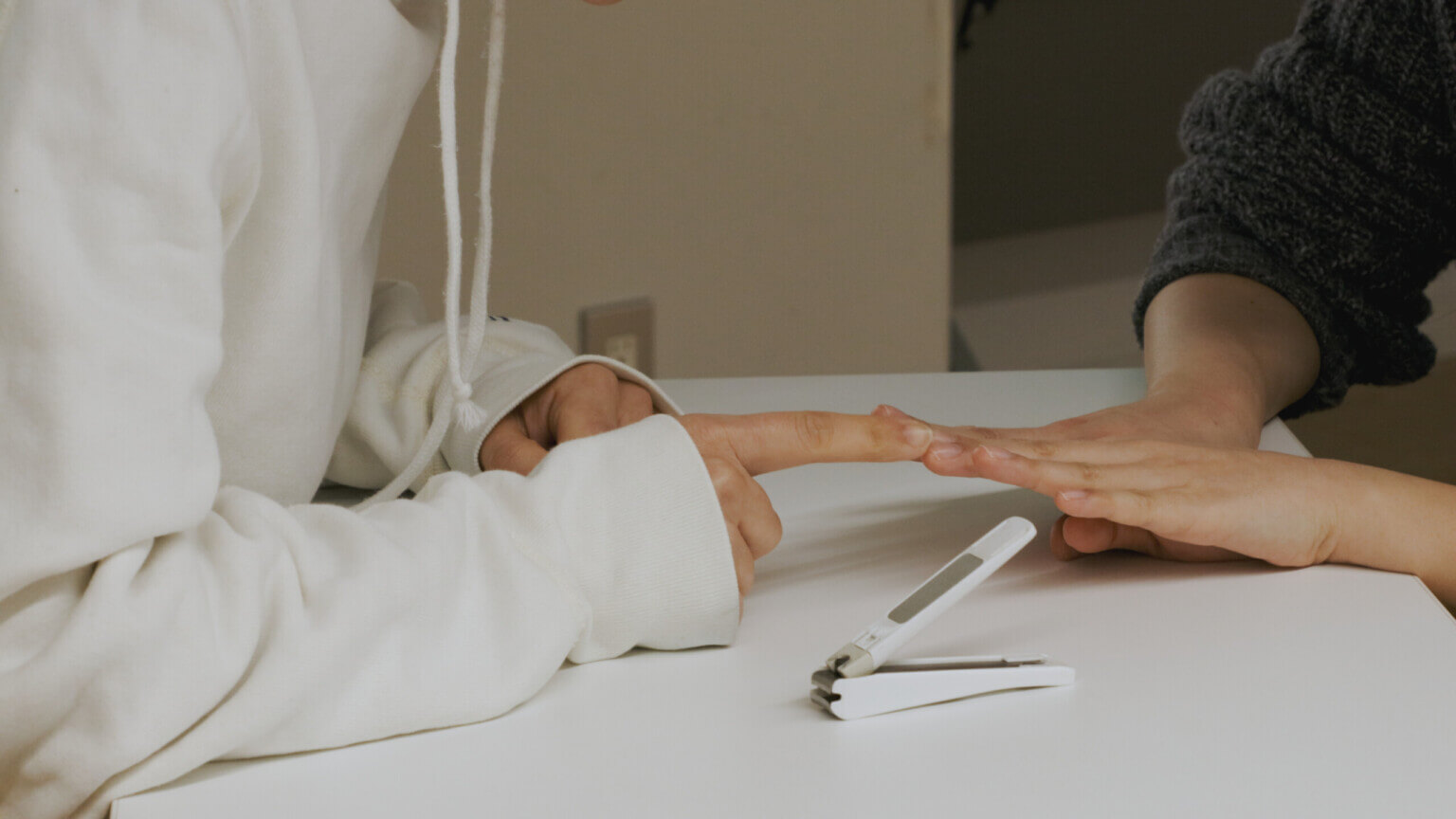 TRA-TRAVEL主催「となりのスクリーン〜 アートディレクターが選ぶ映像オムニバス〜」、シネ・ヌーヴォXにて3月21〜27日に開催。日本各地のアートディレクターが、地域の視点から推薦した5つの映像作品を上映。