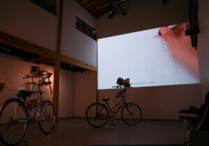 REVIEW｜移動する声を、追いきれないまま受信する——小林颯「Appeartus #1」千鳥文化…