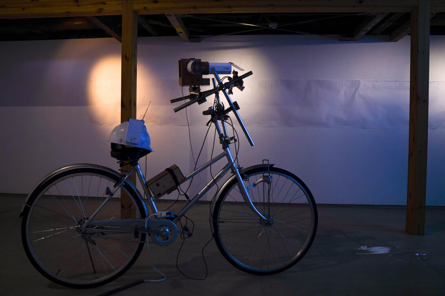 REVIEW｜移動する声を、追いきれないまま受信する——小林颯「Appeartus #1」千島文化ホール