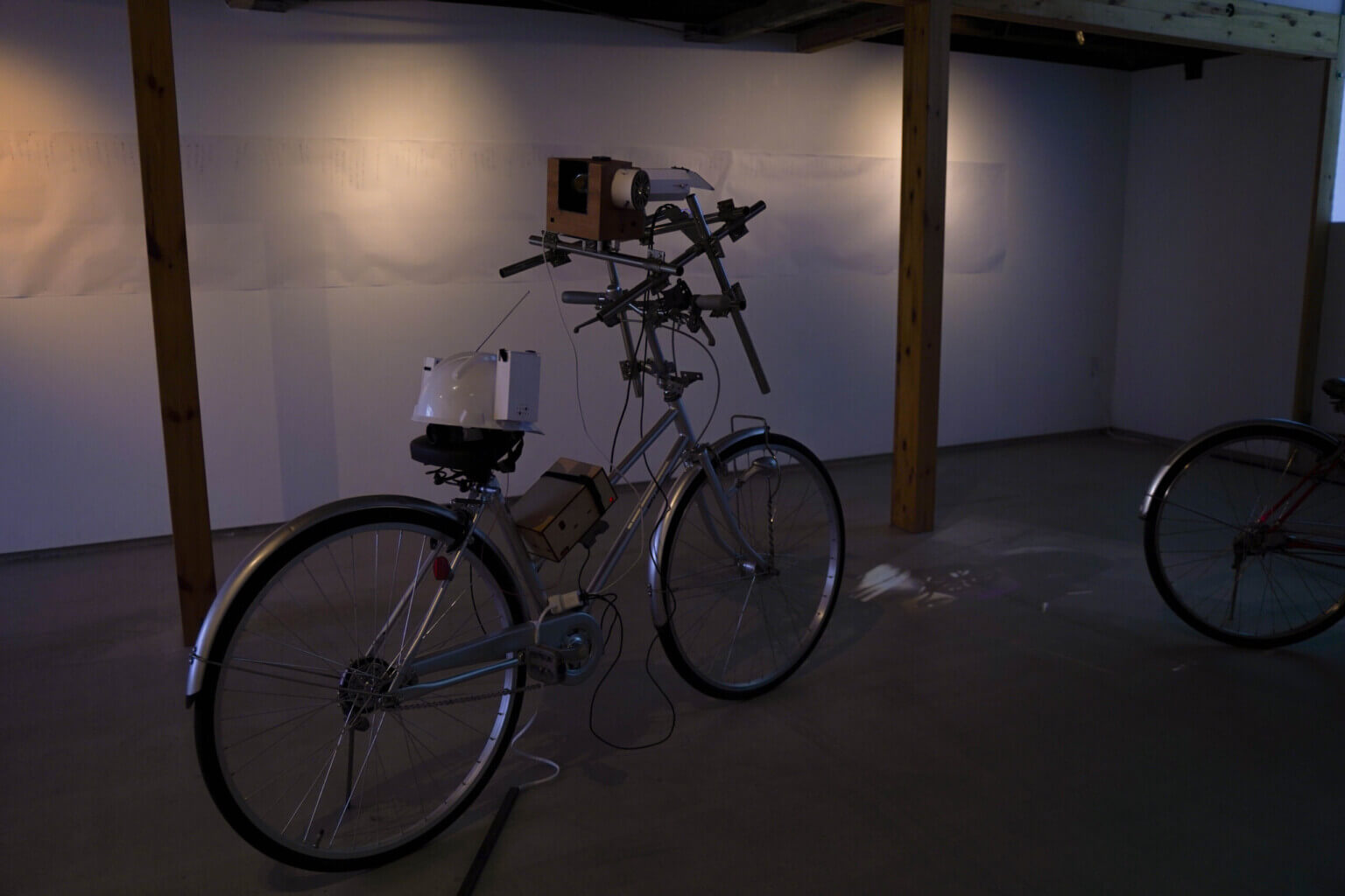 REVIEW｜移動する声を、追いきれないまま受信する——小林颯「Appeartus #1」千島文化ホール