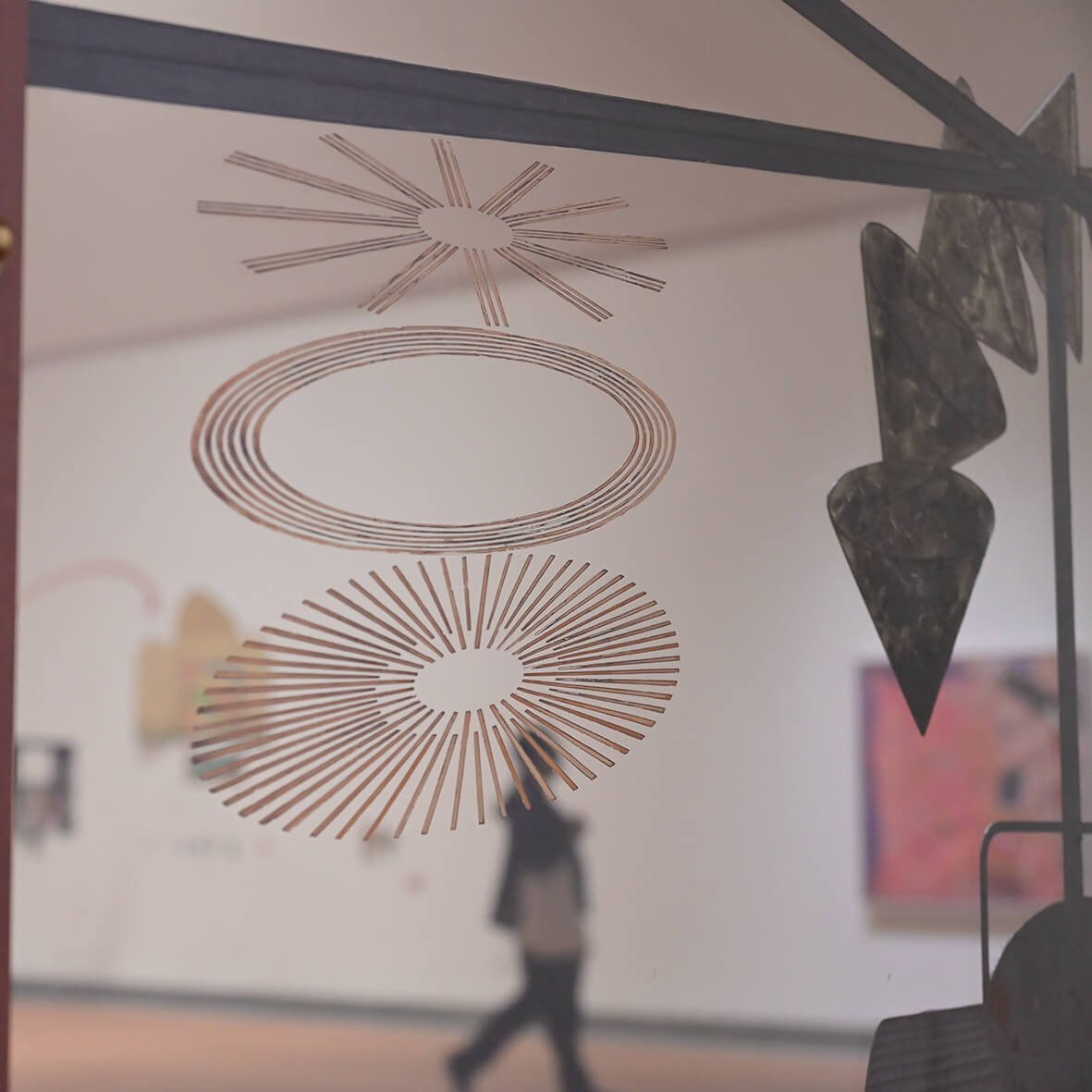 「港千尋 タロット・デュシャン展」が、4月14日よりCalo Bookshop & Cafeにて開催。港の著書『デュシャン 運命のデザイン』の刊行記念展示。