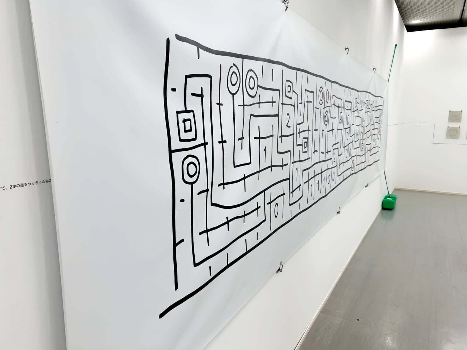 REVIEW|土屋咲瑛 個展「→第4の壁」——世界には、私という穴があいている